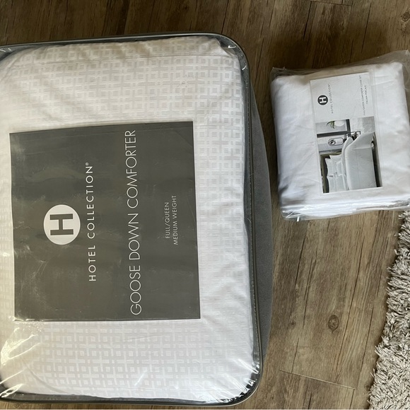 Hotel Collection White Goose Down Comforter. Queen. Medium weight - Picture 5 of 8